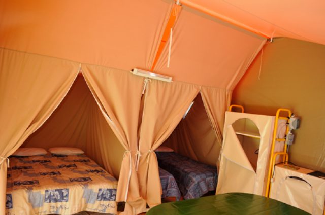 intérieur tente Puy